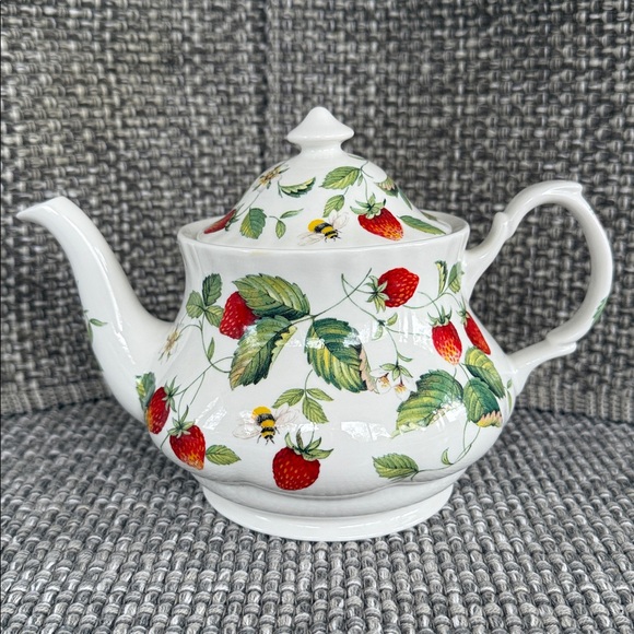 Vintage Roy Kirkham Alpine Strawberry Teapot Fine Bone China England c 1999